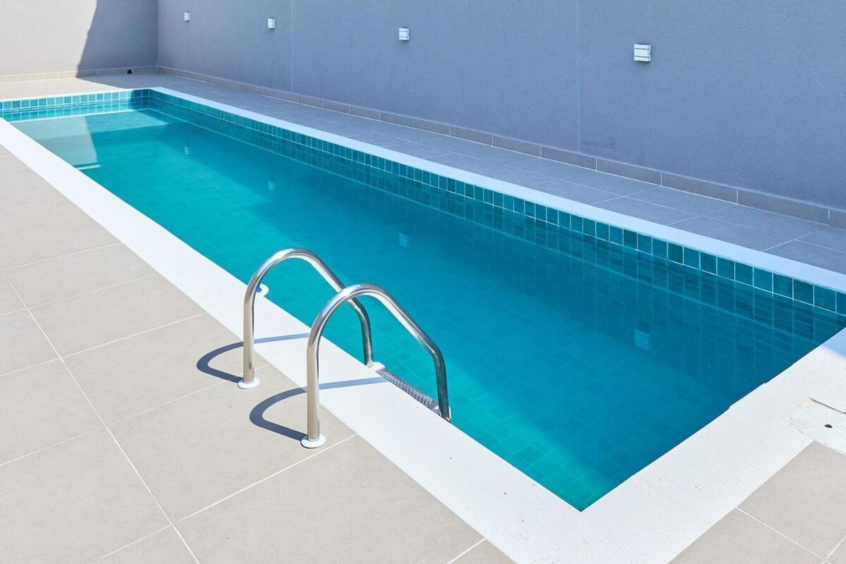 Bh28: 1 Quadra D Praia, Ar, Churrasqueira, Piscina *